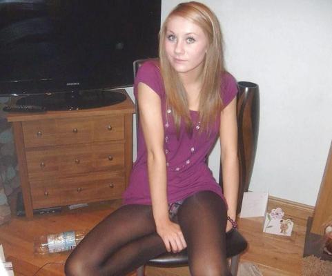 25P Pantyhose Upskirt