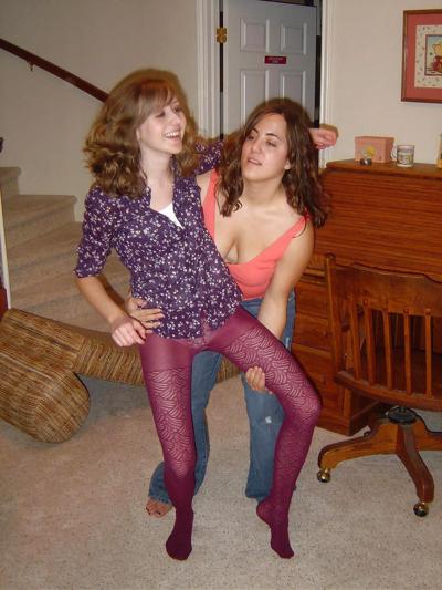 25P Amateur babes wearing pantyhose.7