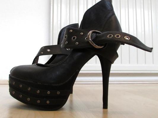 4P New leather high heeled shoes i wanna buy