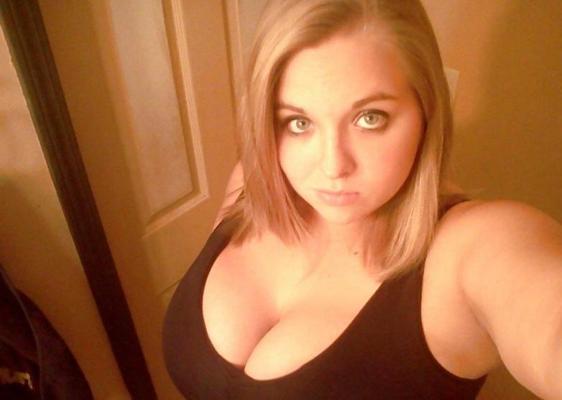 14P White girl has HUGE HUGE TITTIES - WOW