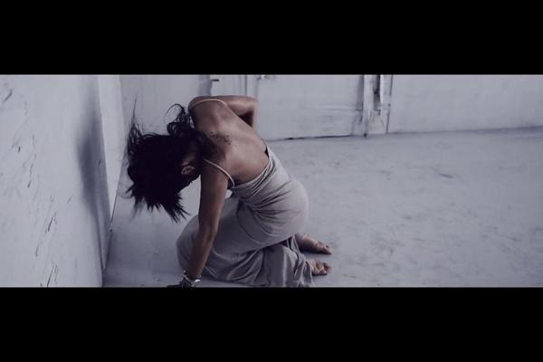 7P Rihanna feet in her music video