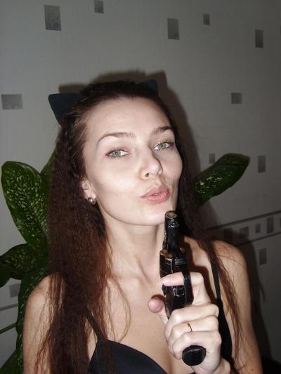 25P Горячая и сексуальная немецкая крошка Larissa в любительском видео
