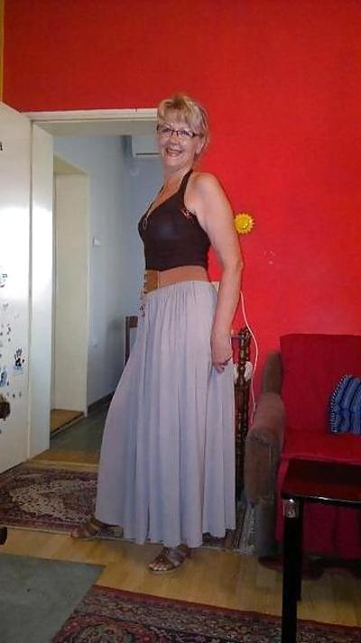 7P Mature Slut J.