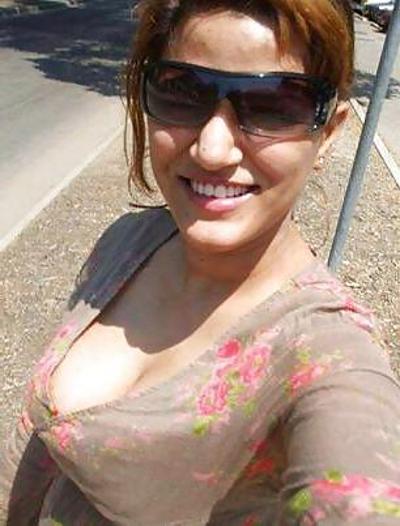 25P Desi Nude and Non Nude 2