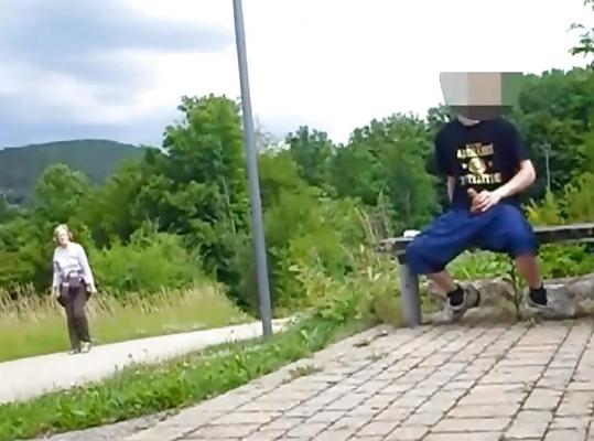 10P Public Flashing for Girls