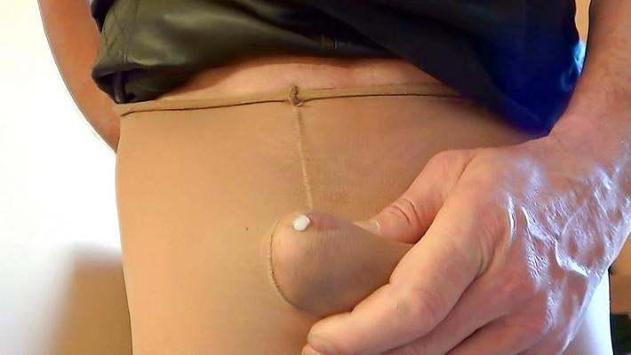 12P In the pantyhose 