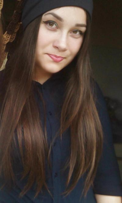 11P Jolie petite chatte d'ado