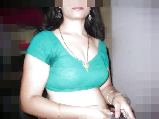 8P My wife in saree