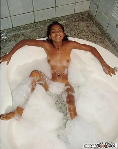 15P Nude and very happy