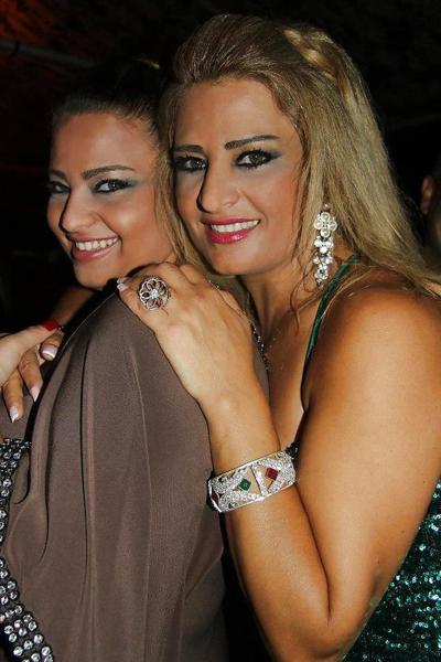 14P Arab Woman 233