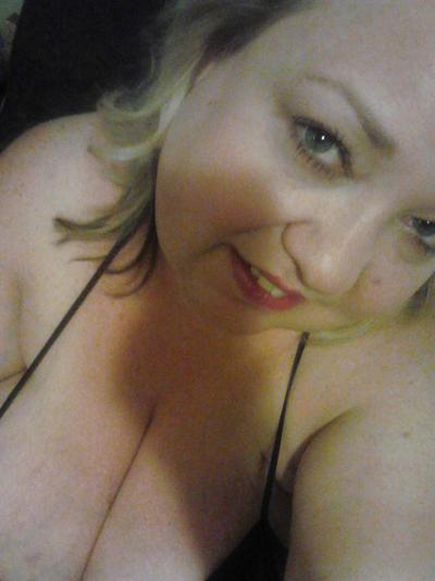 4P New hair cut, color & boobies :)
