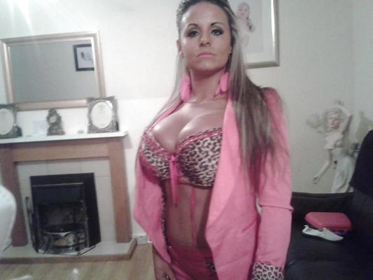 11P Busty Gypsy Milf