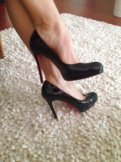 25P Sexy feet in high heels