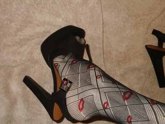 25P StockingS Feet