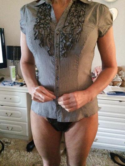 7P Tryd on an old blouse does it still fit? or a little tight?