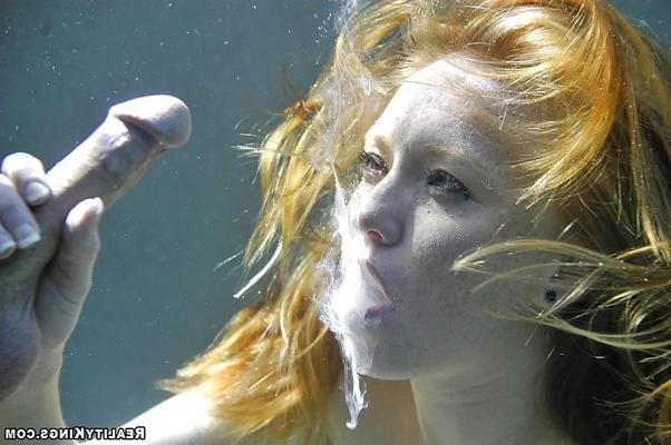 9P Ami Underwater Blowjob