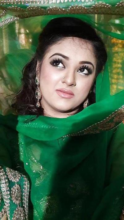 5P Maya Khan Pokhtona Reine