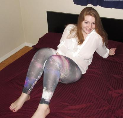 25P Little chubby likes pantyhose