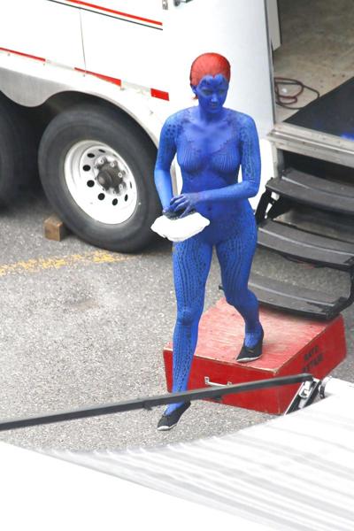 12P Jennifer Lawrence en bleu