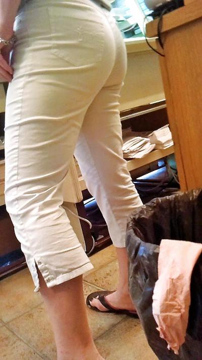18P Mon collègue cul jambes seins pieds