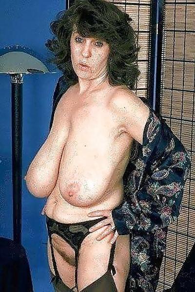 10P Very saggy tits
