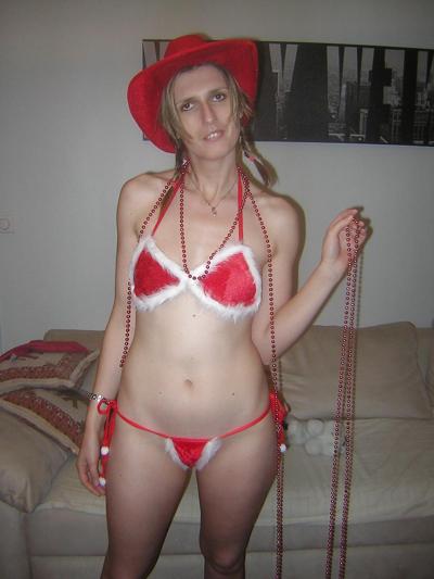 25P Aline French amateur in various underwear