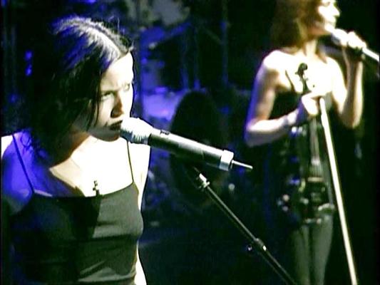 25P Galerie zum 40. Geburtstag des berühmten irischen Promis Andrea Corr