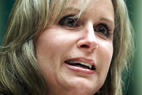 25P J'aime tellement me branler avec la conservatrice Renee Ellmers.