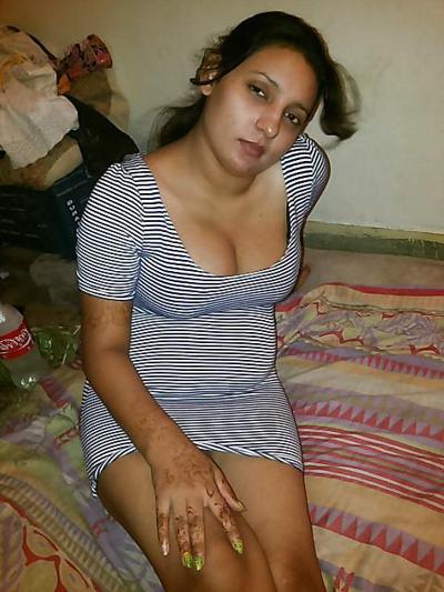 19P Sexy pakistani wife