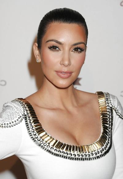 21P Célébration du 20e anniversaire de Kim Kardashian sur E Televisions
