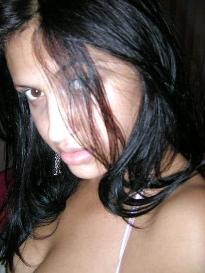 25P Amateur Latina Teen Exposed & Blowjob