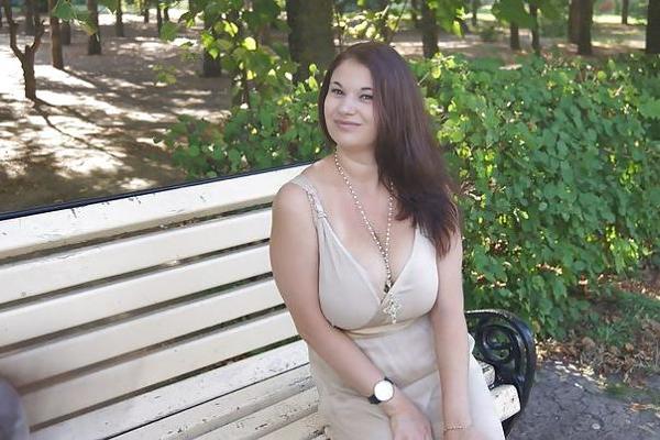 19P 巨乳ロシア人女性 1624