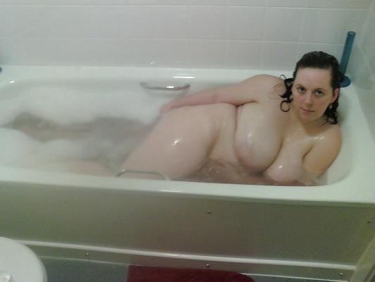25P Bbw wife Amy in bath
