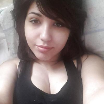 10P Alba - The Insecure Nerdy Belle 