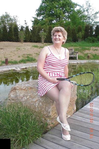 25P Sexy Granny Slut