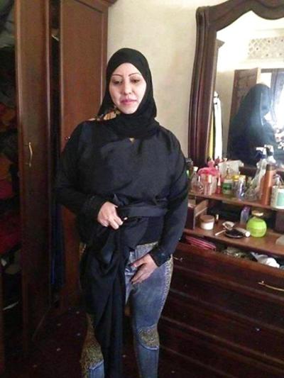 11P Hot arab woman