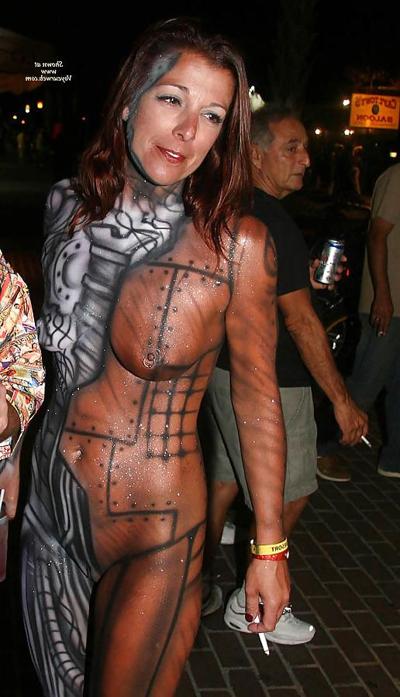 25P Amateur matures out and about with their tits hanging out 7