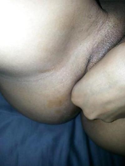 5P Black bitch fingering