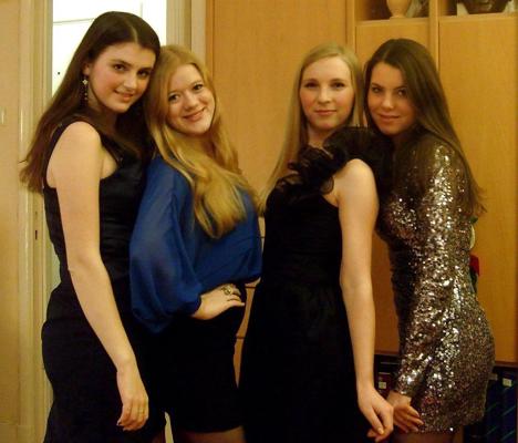 10P Me & My Girls For Dirty Comments & Spunk