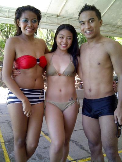 25P Hot filipino girls in bikinis