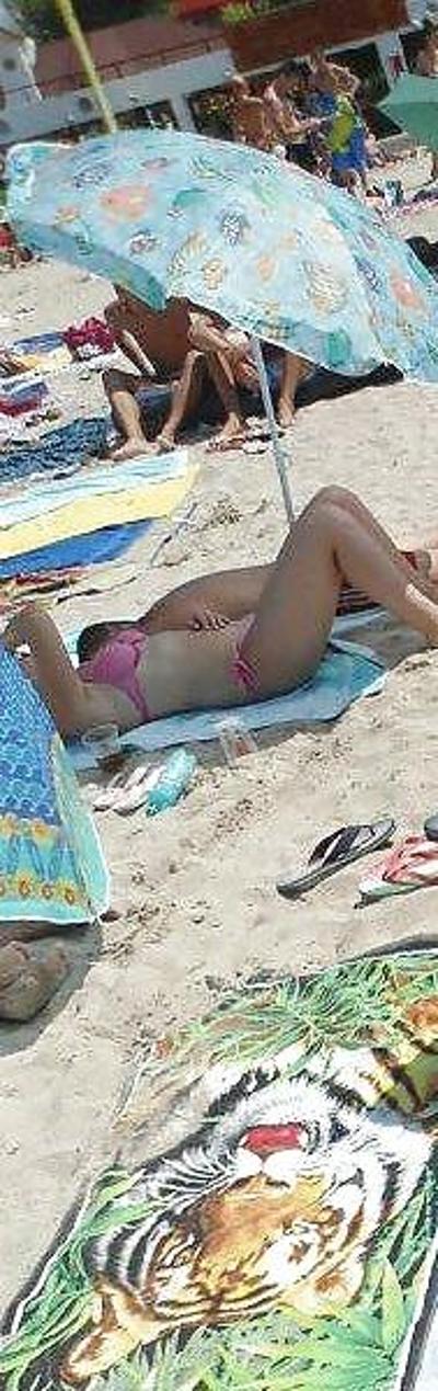 25P Spy matures summer beach