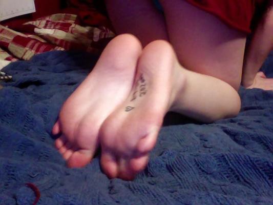 25P Young cutie with Foot Fetish