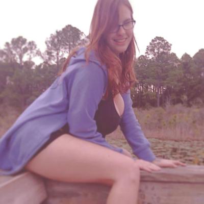22P Busty American Girl