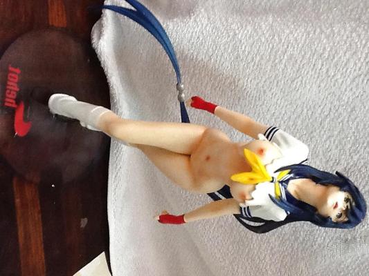 5P アニメフィギュアに射精