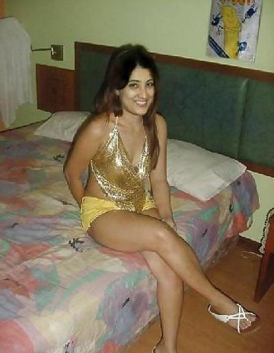 10P PAKISTANI GIRL