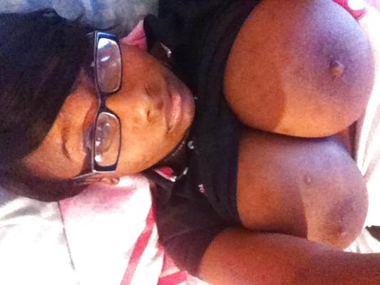 25P Big boobs from the Untited states