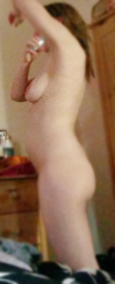 16P Girlfriend naked after shower