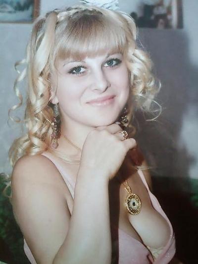 6P A busty blond sex friend comment hard 