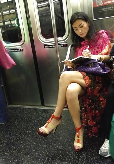 7P Voyeur nyc subway sexy asian 
