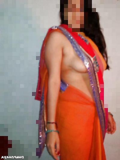 25P DESI SUPER HOT BHABHI SHOW HER SEXY ASSETS
